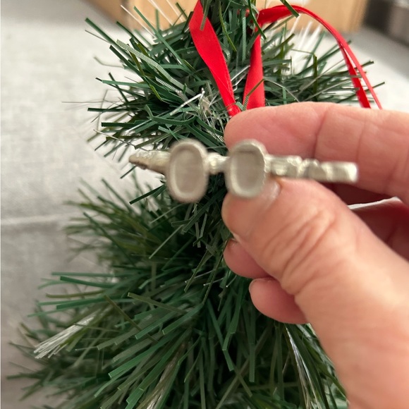 Longaberger pewter gingerbread boy. Roger. VG vintage condition. Approx 2" - Picture 4 of 4